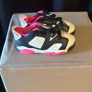 Jordan Kids Black, White & Pink Low-Top Sneakers